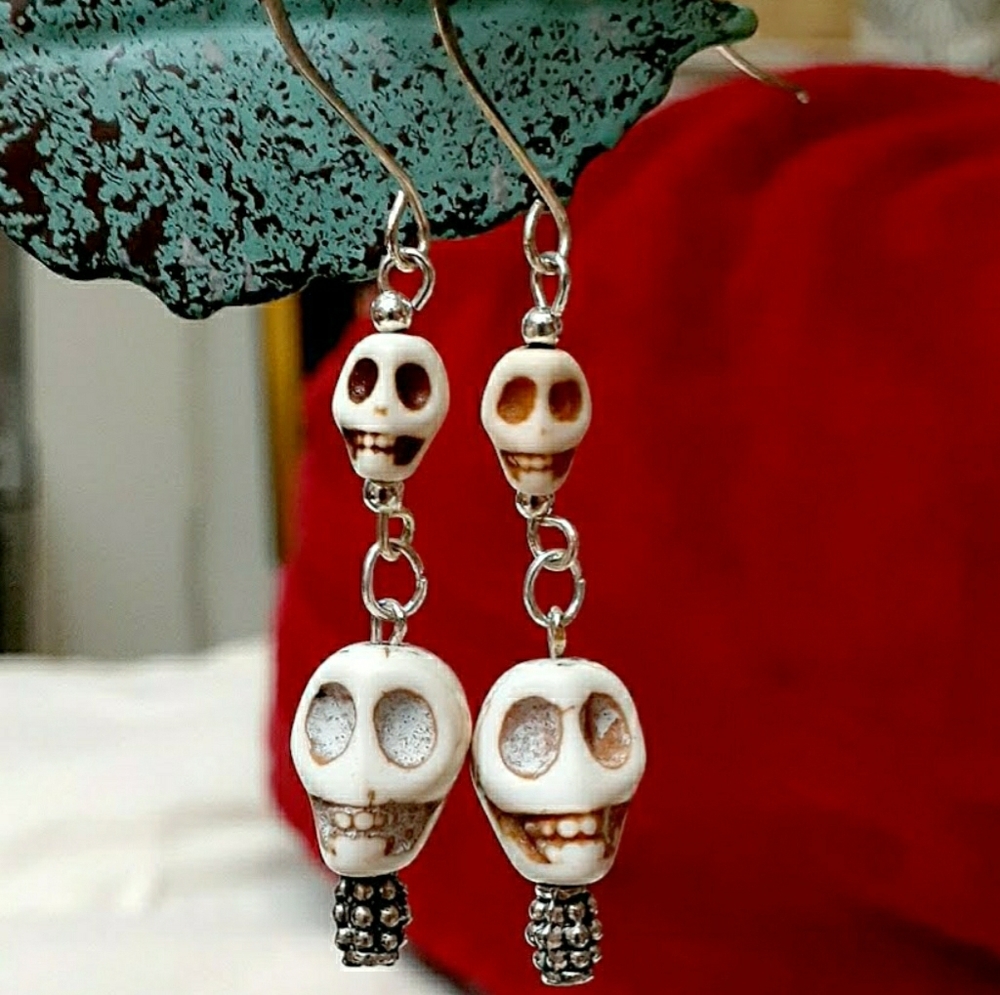 Skull earrings
